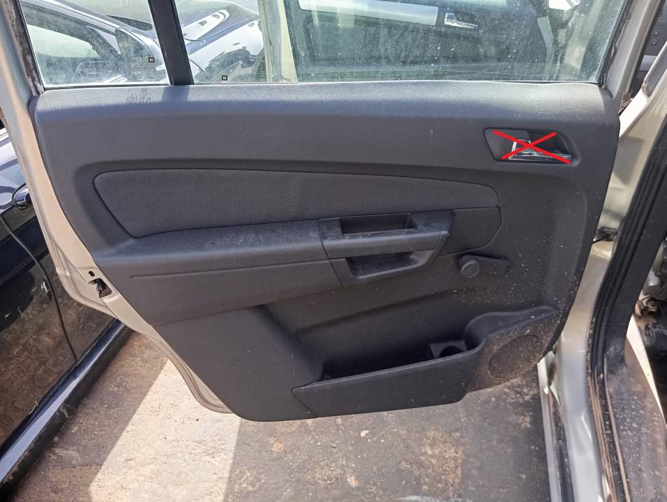 GUARNECIDO PUERTA TRASERA IZQUIERDA