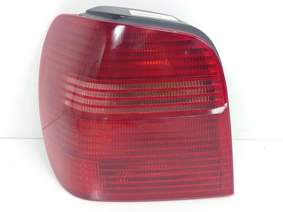 PILOTO TRASERO IZQUIERDO - 6N0945095H - VOLKSWAGEN - POLO BERLINA (6N2)