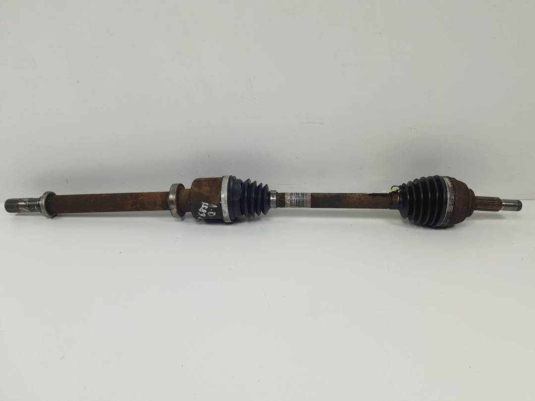 Cardan avant droit - 8200499586 - RENAULT - CLIO III