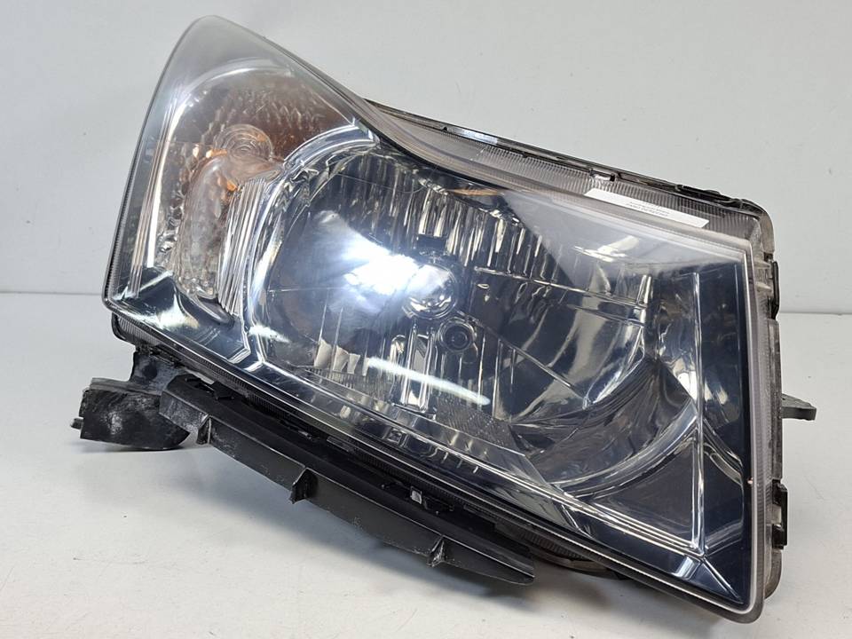 FARO DERECHO CHEVROLET CRUZE Autodesguaces Alicante