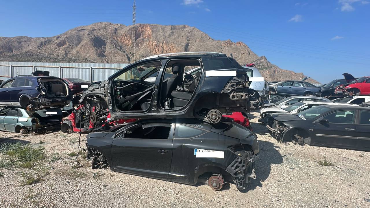 Imagen del vehículo RENAULT CLIO IV