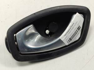 MANETA INTERIOR TRASERA IZQUIERDA 806700006R RENAULT LAGUNA III Autodesguaces Alicante