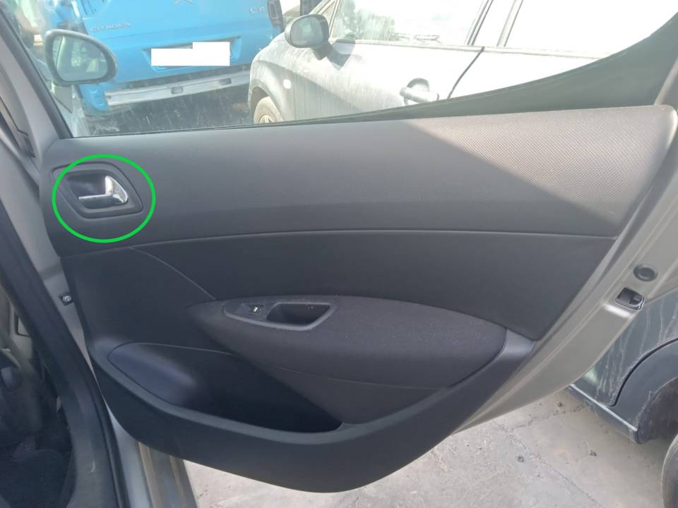 MANETA INTERIOR TRASERA DERECHA