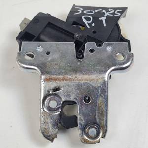 CERRADURA MALETERO / PORTON 4F5827505D AUDI A4 BER. (B8) Autodesguaces Alicante
