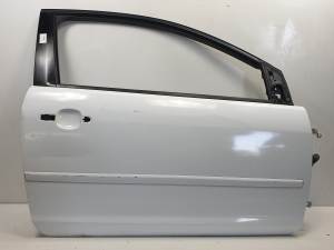 PUERTA DELANTERA DERECHA FORD FOCUS BERLINA (CAP) Autodesguaces Alicante