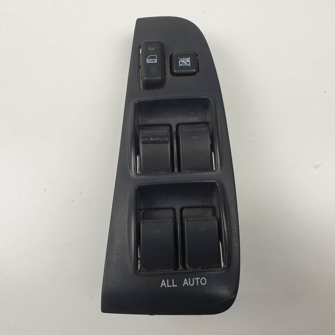 MANDO ELEVALUNAS DELANTERO IZQUIERDO - 8482005100 - TOYOTA - AVENSIS BERLINA (T25)