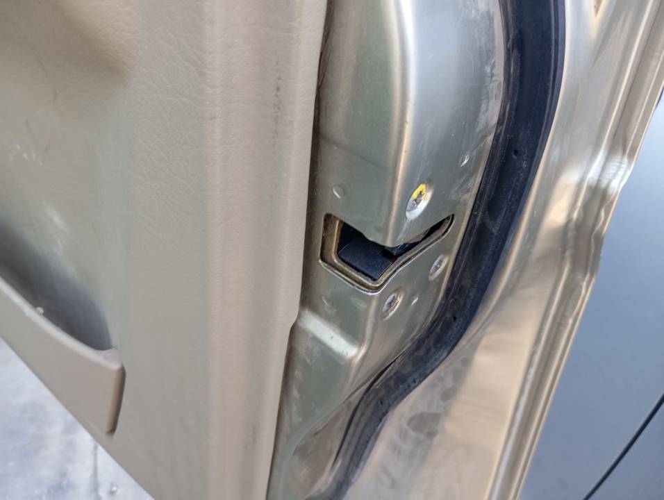 CERRADURA PUERTA DELANTERA DERECHA