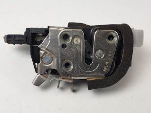 CERRADURA PUERTA DELANTERA DERECHA G8313610 NISSAN MICRA (K13) Autodesguaces Alicante