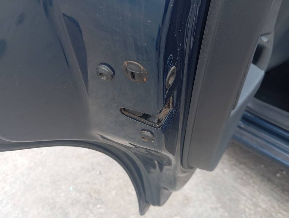 CERRADURA PUERTA TRASERA IZQUIERDA