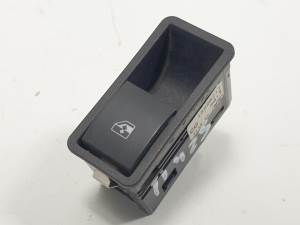 MANDO ELEVALUNAS TRASERO IZQUIERDO 13228711 OPEL ZAFIRA B Autodesguaces Alicante