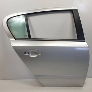 PUERTA TRASERA DERECHA OPEL ASTRA H BER. Autodesguaces Alicante