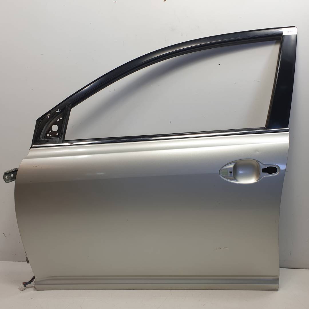 PUERTA DELANTERA IZQUIERDA - TOYOTA - AVENSIS BERLINA (T25)