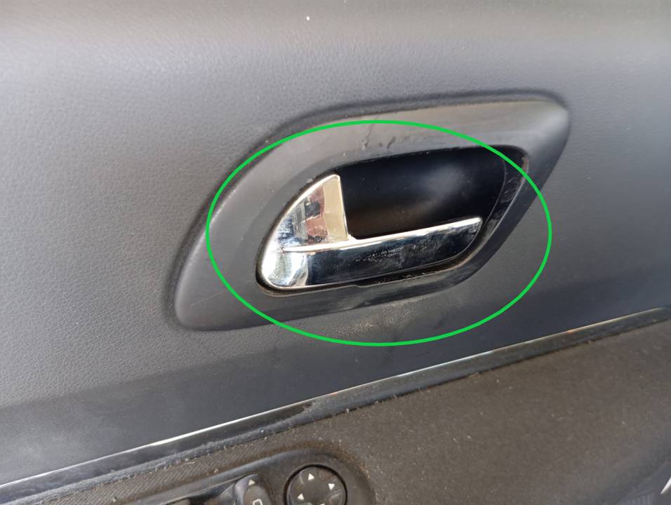 MANETA INTERIOR DELANTERA IZQUIERDA