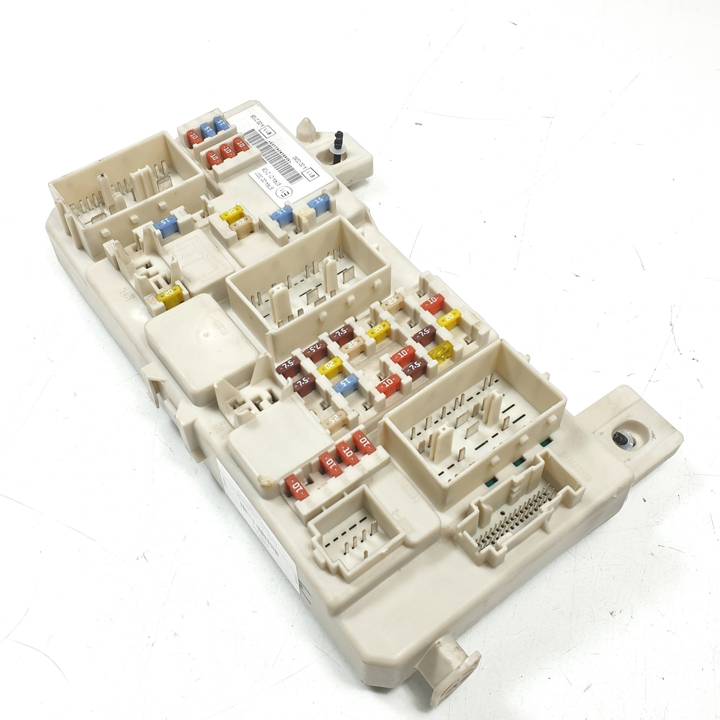 CAJA RELES / FUSIBLES 7M5T14A073BB FORD FOCUS BERLINA (CAP) Autodesguaces Alicante