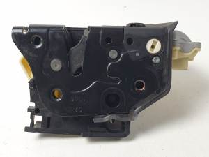 CERRADURA PUERTA TRASERA DERECHA 3C4839016A VOLKSWAGEN PASSAT BERLINA (3C2) Autodesguaces Alicante