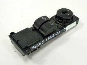 MANDO ELEVALUNAS DELANTERO IZQUIERDO 3M5T14529 FORD FOCUS SPORTBREAK (CAP) Autodesguaces Alicante