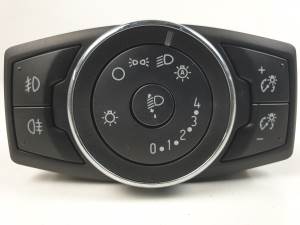 MANDO LUCES BM5T13A024CE FORD FOCUS LIM. (CB8) Autodesguaces Alicante