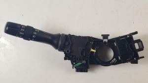 MANDO LUCES 0519017F373 TOYOTA AVENSIS Autodesguaces Alicante