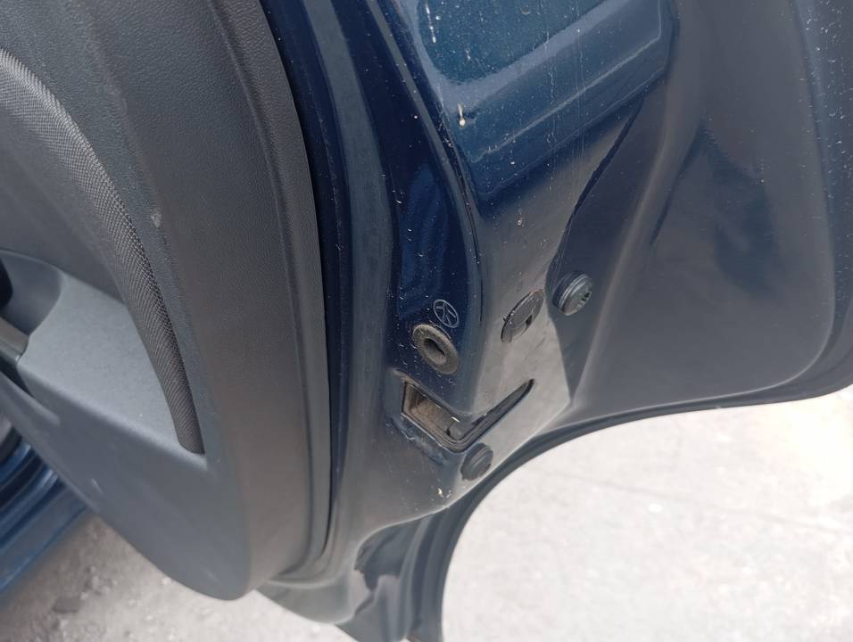 CERRADURA PUERTA TRASERA DERECHA