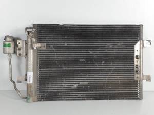 CONDENSADOR / RADIADOR AIRE ACONDICIONADO A1688300458 MERCEDES CLASE A (W168) Autodesguaces Alicante