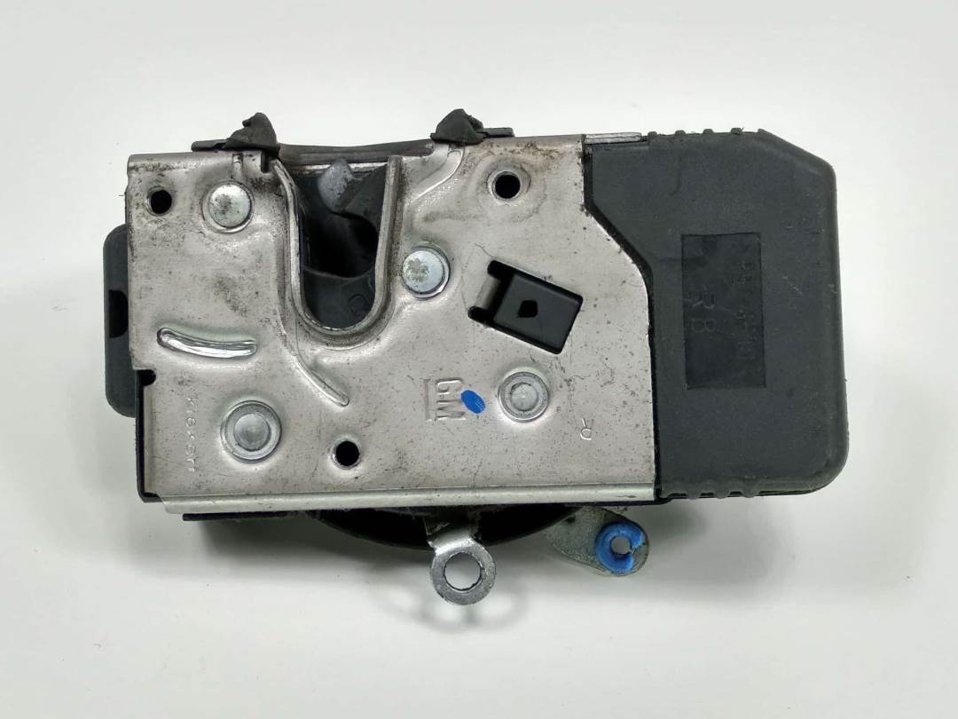 Serrure de porte avant droite - 8200008261 - OPEL - VIVARO