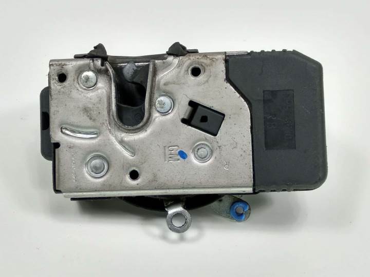 CERRADURA PUERTA DELANTERA DERECHA 8200008261 OPEL VIVARO Autodesguaces Alicante