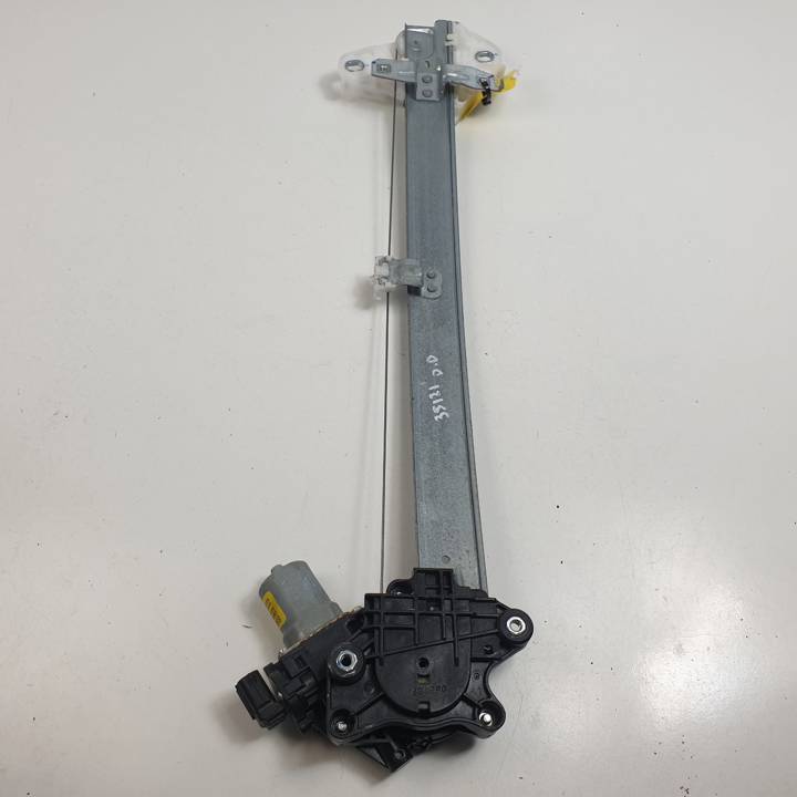 ELEVALUNAS DELANTERO DERECHO CM093690A HONDA CIVIC (FC) Autodesguaces Alicante