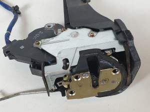CERRADURA PUERTA TRASERA DERECHA TOYOTA RAV 4 (A2) Autodesguaces Alicante