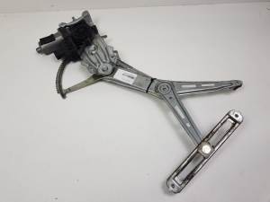 ELEVALUNAS DELANTERO DERECHO 90579355 OPEL ZAFIRA A Autodesguaces Alicante