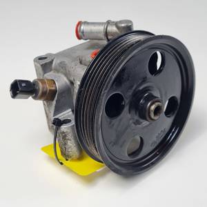 BOMBA DIRECCION 4M513A696AE FORD FOCUS CABRIO (CA5) Autodesguaces Alicante