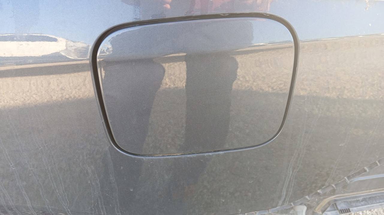TAPA EXTERIOR COMBUSTIBLE