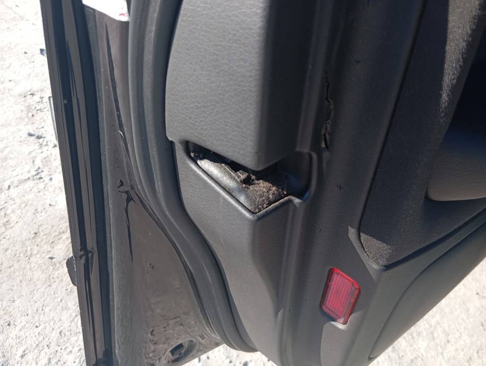 CERRADURA PUERTA DELANTERA IZQUIERDA