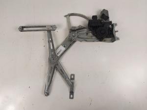 ELEVALUNAS DELANTERO DERECHO 0130821769 OPEL ZAFIRA A Autodesguaces Alicante