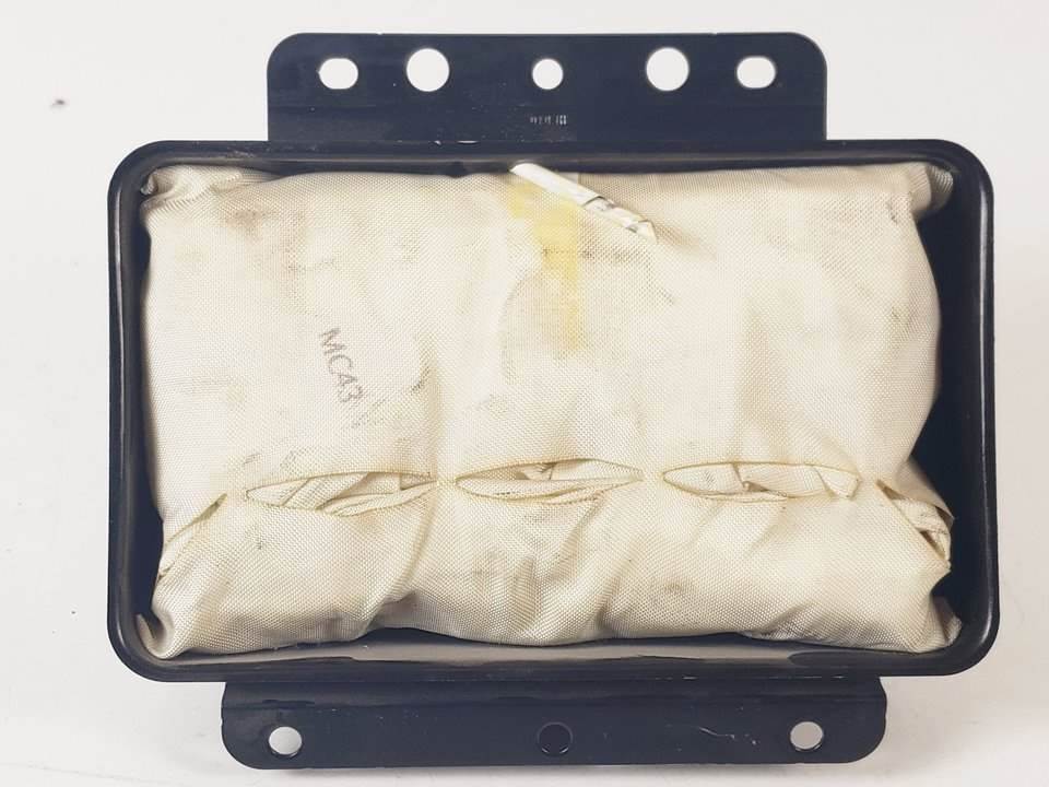 AIRBAG DELANTERO DERECHO - 8621021000 - SSANGYONG - RODIUS