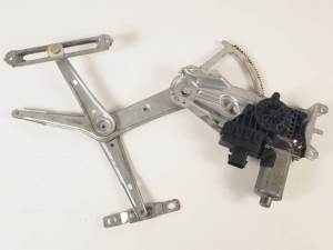 ELEVALUNAS DELANTERO IZQUIERDO 90521881 OPEL ASTRA G BERLINA Autodesguaces Alicante