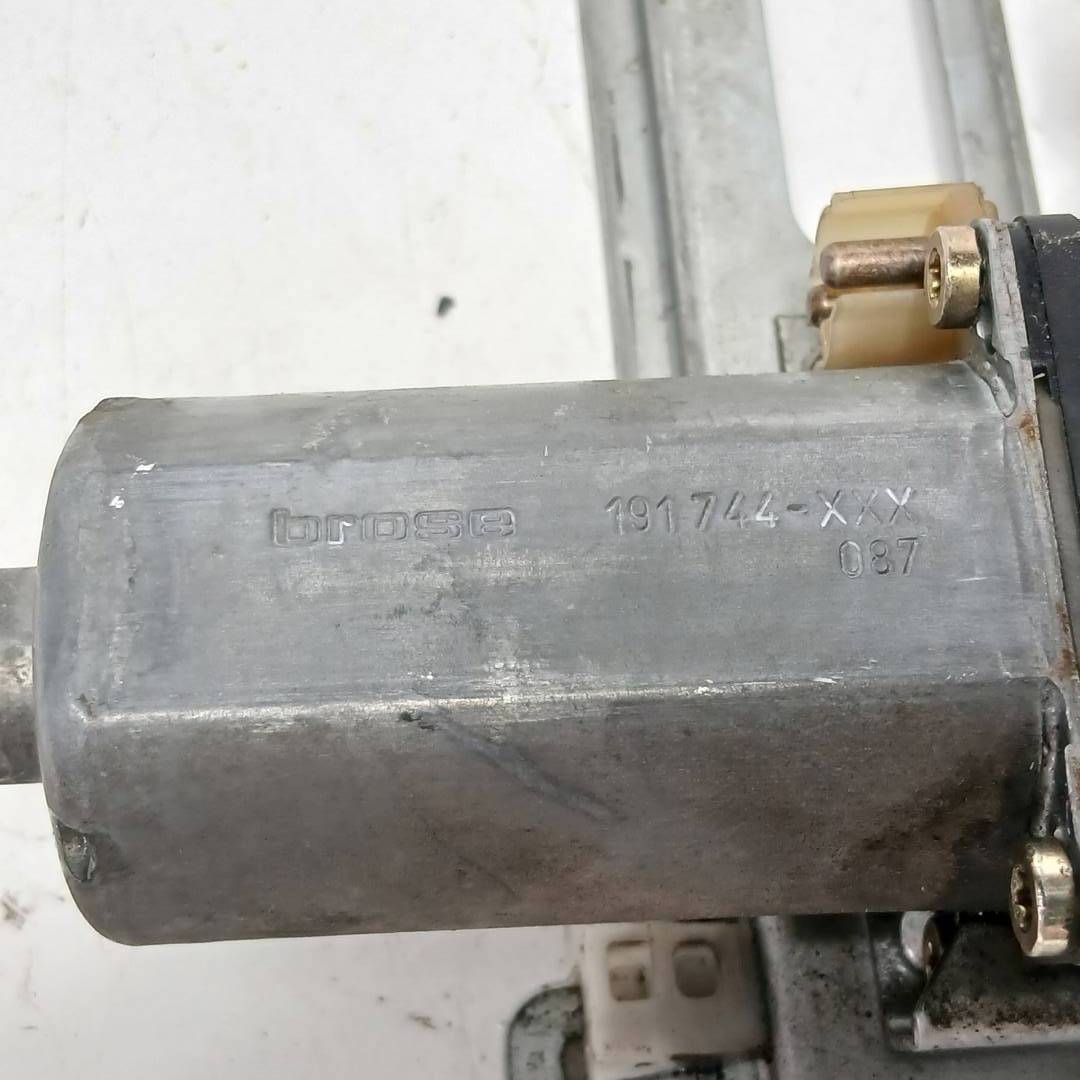 Foto 4 de Elevalunas Delantero Derecho Mercedes Clase A (w168) (1997–2005)