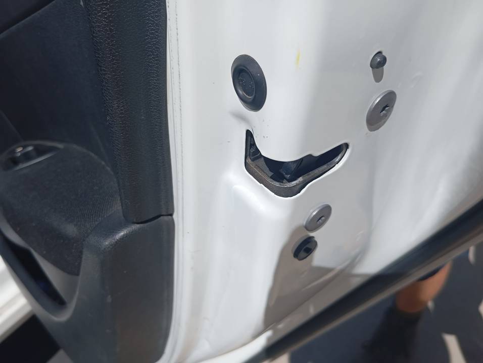 CERRADURA PUERTA TRASERA DERECHA