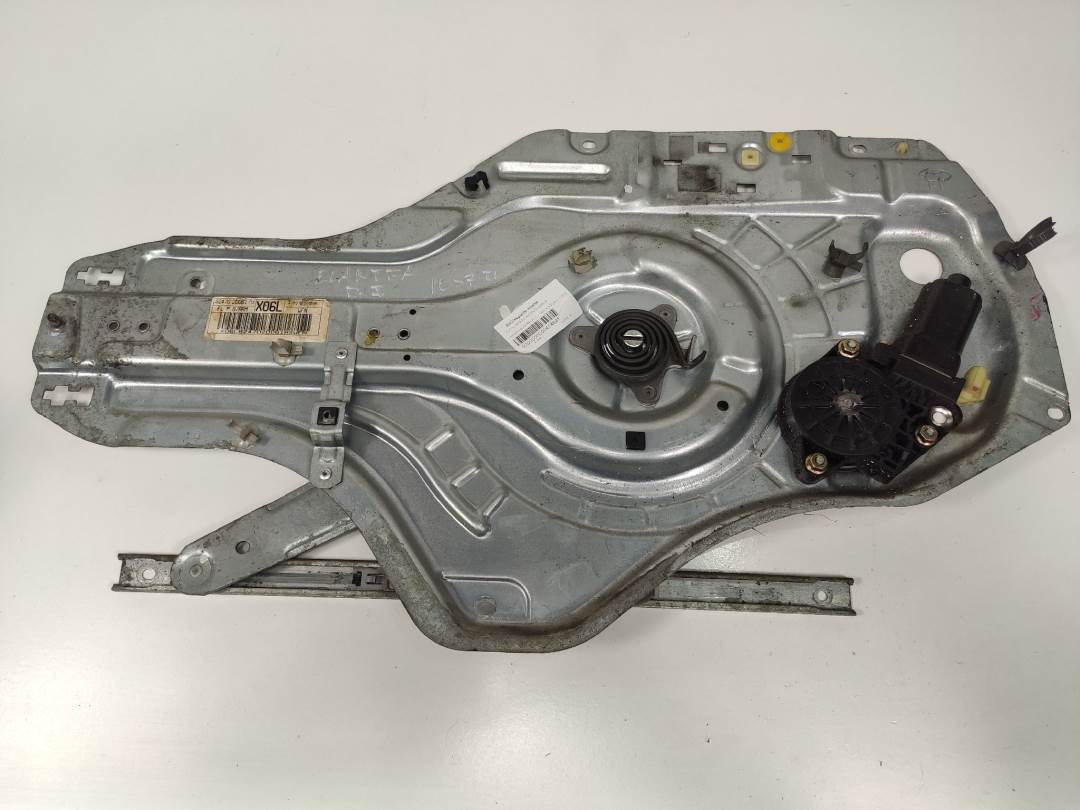 ELEVALUNAS DELANTERO IZQUIERDO - 824702D061AX - HYUNDAI - ELANTRA (XD)