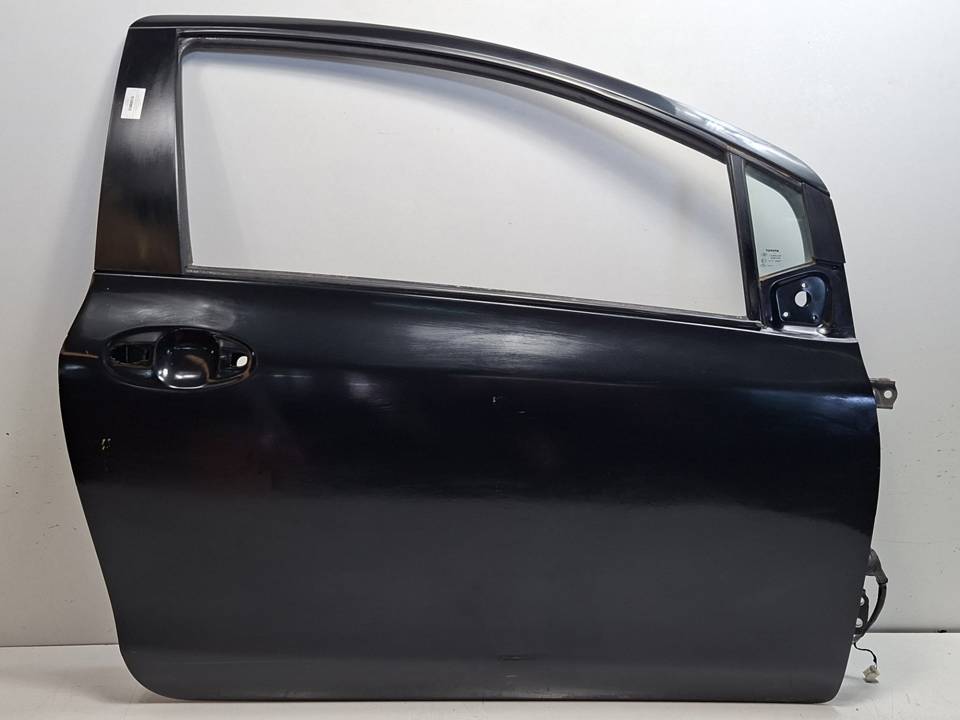 PUERTA DELANTERA DERECHA TOYOTA YARIS (KSP9/SCP9/NLP9) Autodesguaces Alicante
