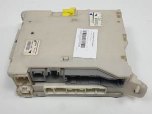 CAJA RELES / FUSIBLES 8273030282 LEXUS GS (GS/US/WS19) Autodesguaces Alicante