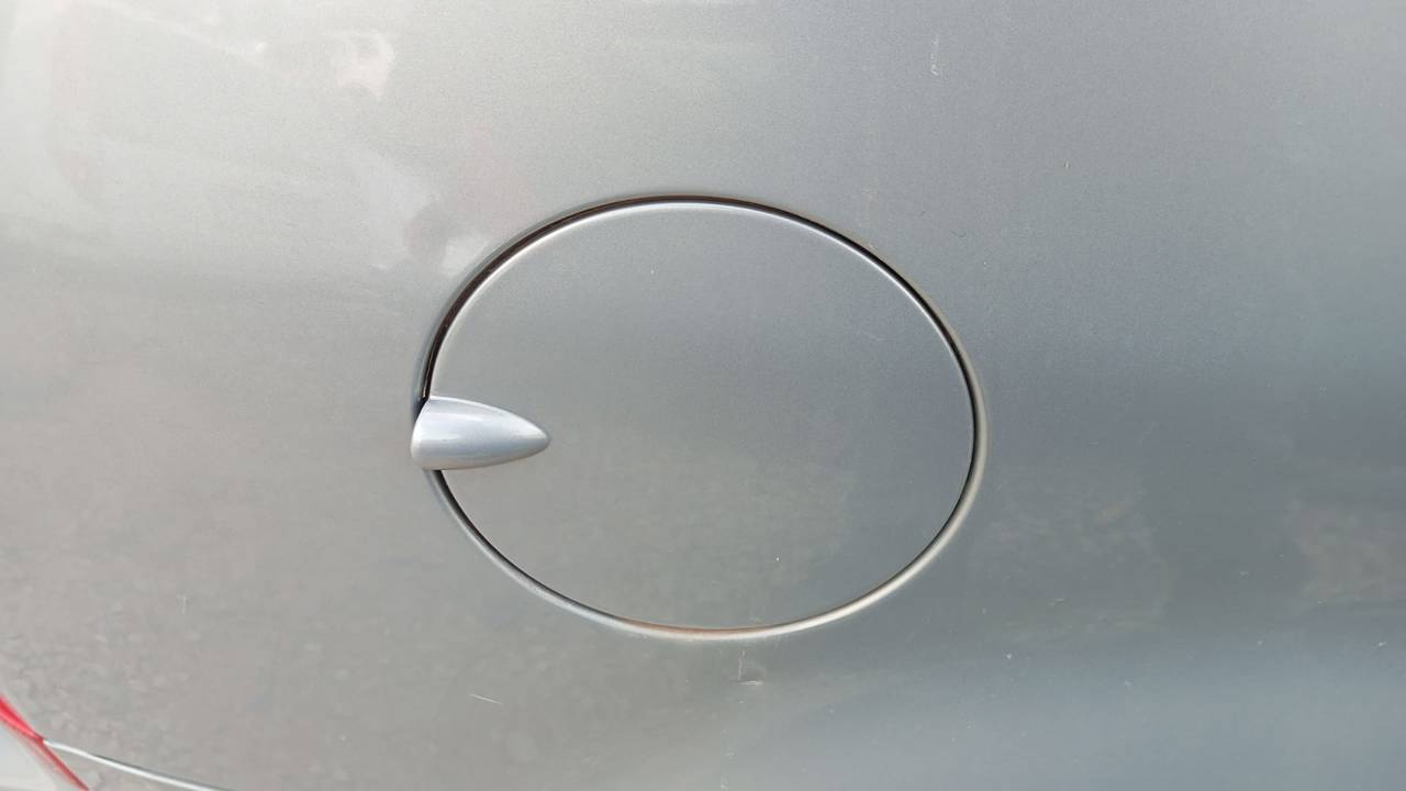 TAPA EXTERIOR COMBUSTIBLE