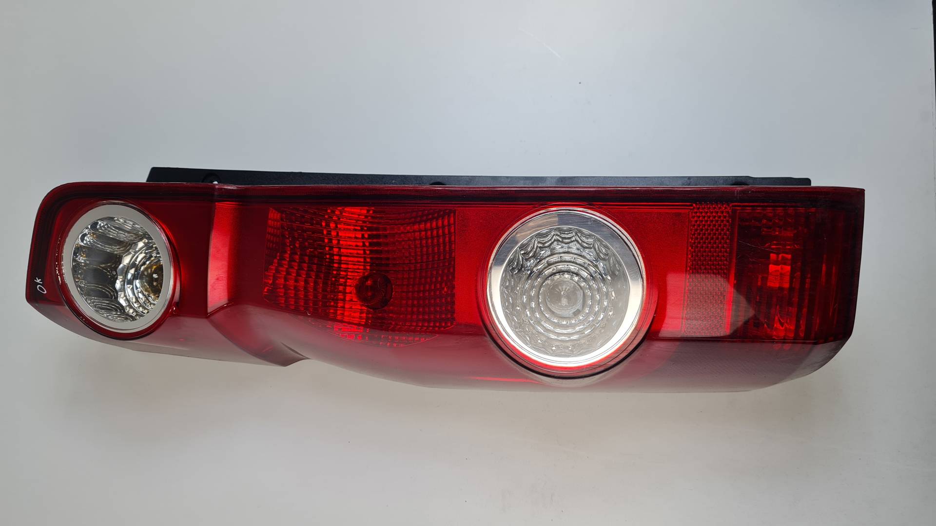 PILOTO TRASERO IZQUIERDO - 084411989LB - VOLKSWAGEN - CRAFTER CAJA CERRADA