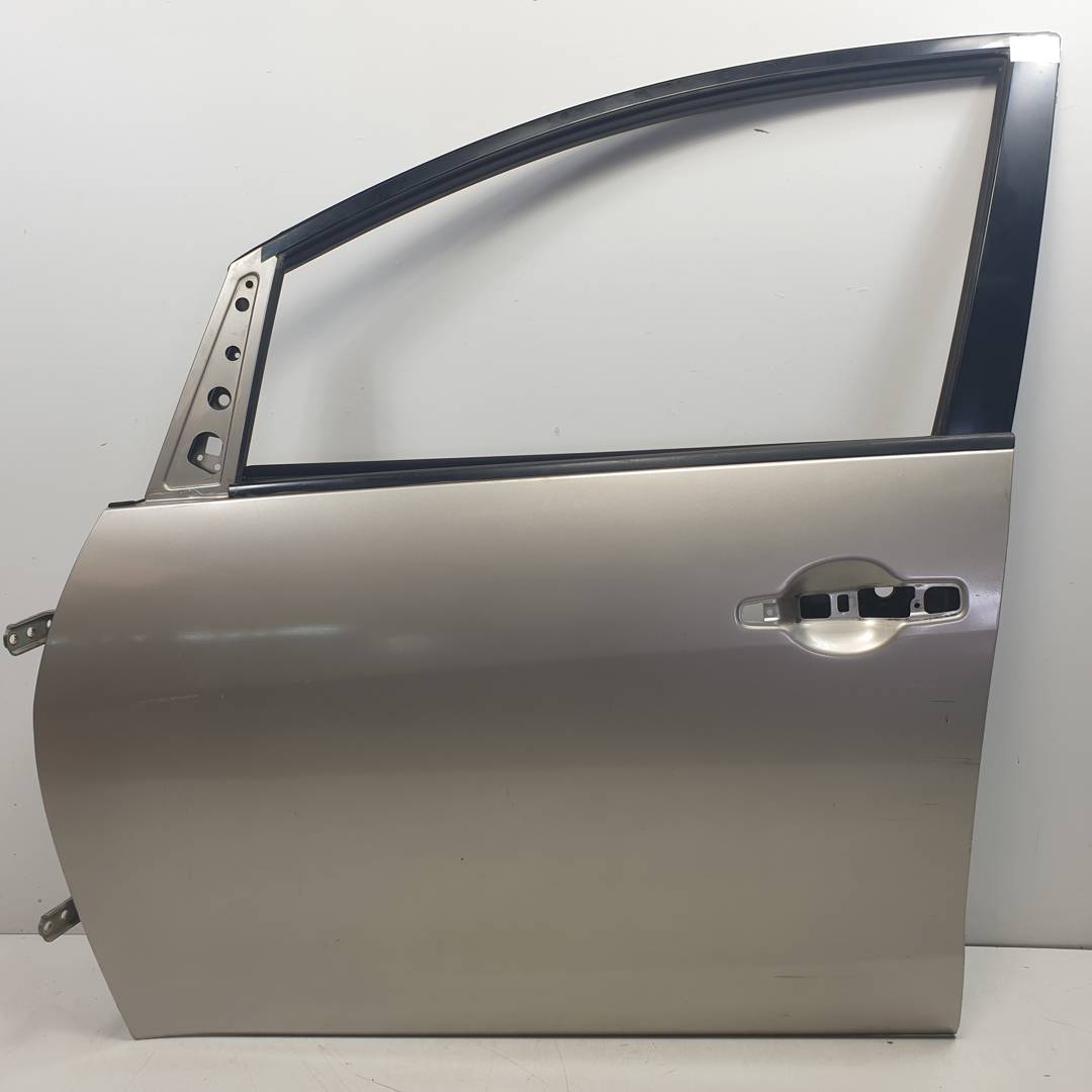 PUERTA DELANTERA IZQUIERDA - MITSUBISHI - GRANDIS (NA0W)