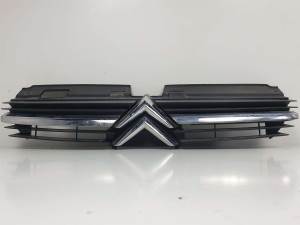 REJILLA DELANTERA 9636751980 CITROEN C5 BERLINA Autodesguaces Alicante