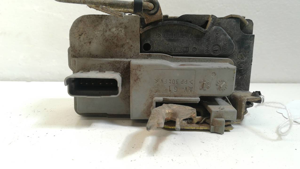 CERRADURA PUERTA DELANTERA IZQUIERDA