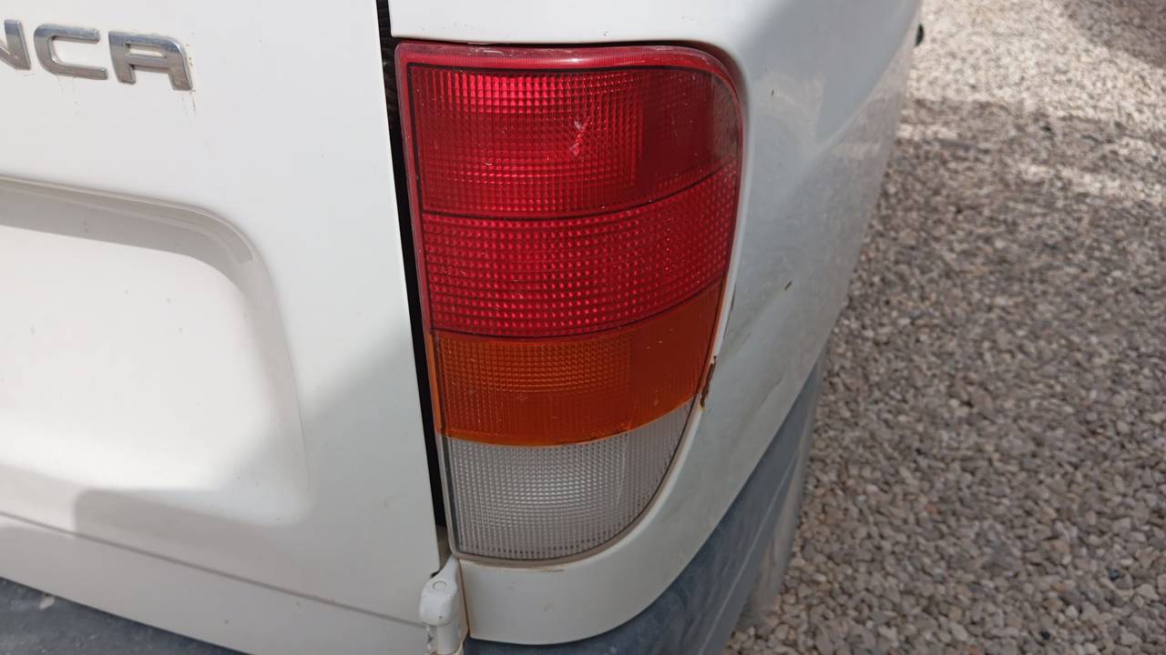 PILOTO TRASERO DERECHO