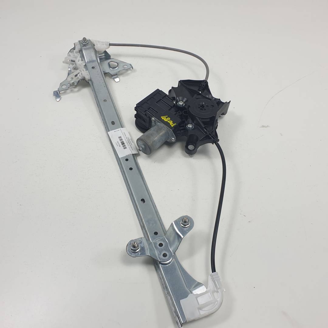 ELEVALUNAS TRASERO DERECHO - 8571042150 - TOYOTA - RAV4