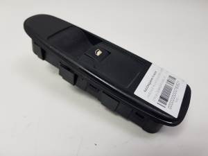 MANDO ELEVALUNAS DELANTERO DERECHO 96639377ZD CITROEN C4 GRAND PICASSO Autodesguaces Alicante