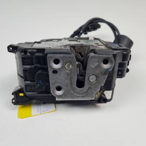 CERRADURA PUERTA DELANTERA DERECHA 805020001R RENAULT MEGANE III BERLINA 5P Autodesguaces Alicante