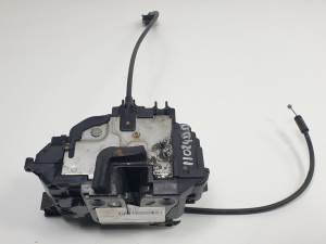 CERRADURA PUERTA DELANTERA DERECHA RENAULT CLIO III Autodesguaces Alicante